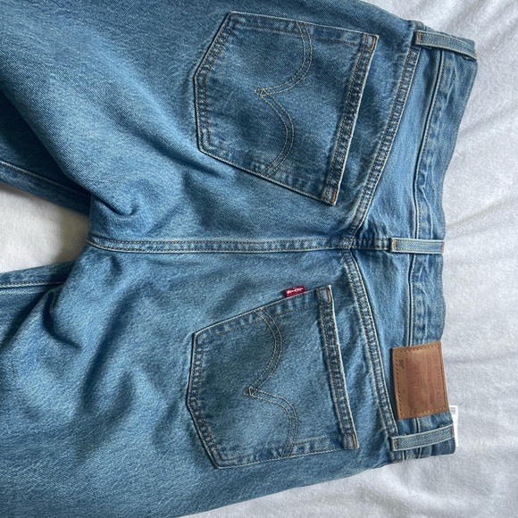 501 womens Levi’s - Picture 3 of 6